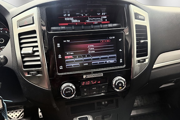 Mitsubishi Pajero 25 of 30