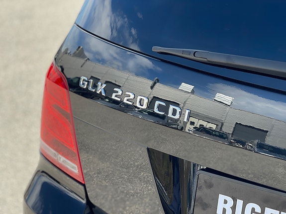 Mercedes-Benz GLK220 8 of 30