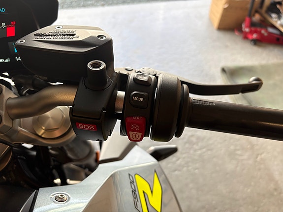 BMW F 900 R 11 of 25