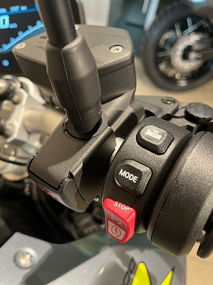 BMW F 900 R 22 of 25