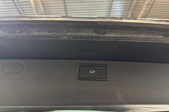 Volkswagen Multivan 9 of 14