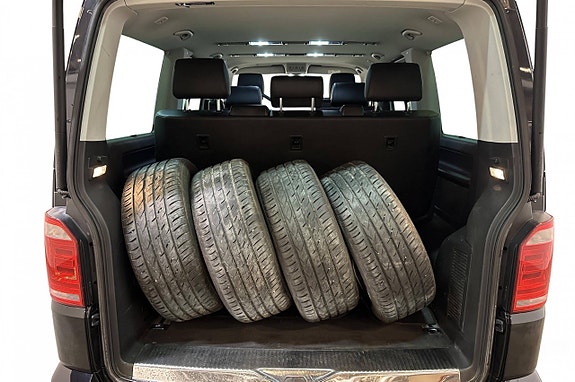 Volkswagen Multivan 11 of 14