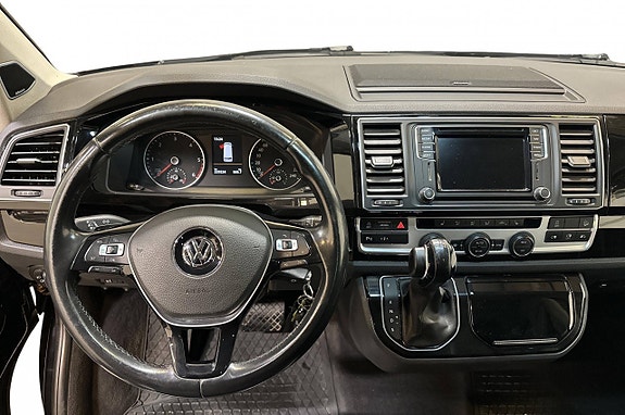 Volkswagen Multivan 7 of 14