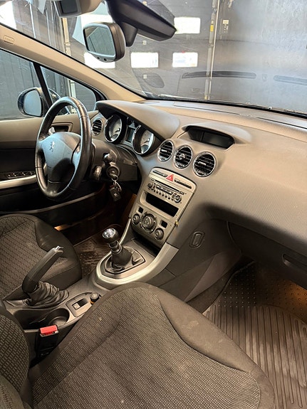 Peugeot 308 17 of 30