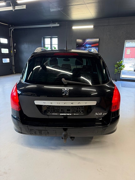Peugeot 308 8 of 30