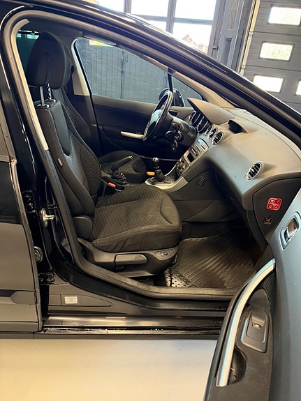 Peugeot 308 16 of 30