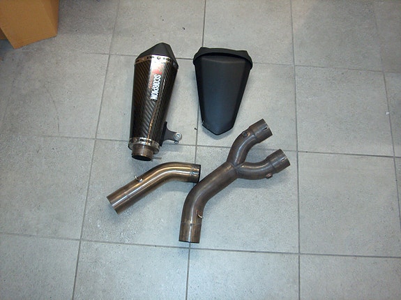 Yamaha YZF-R1 16 of 16