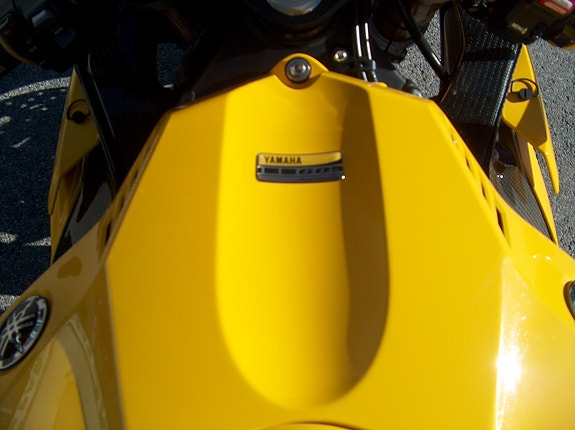 Yamaha YZF-R1 10 of 16