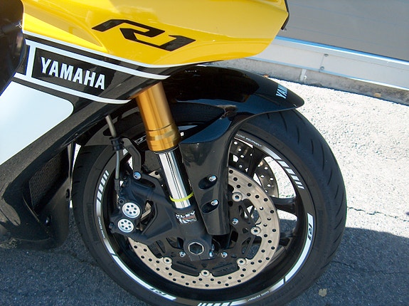 Yamaha YZF-R1 4 of 16