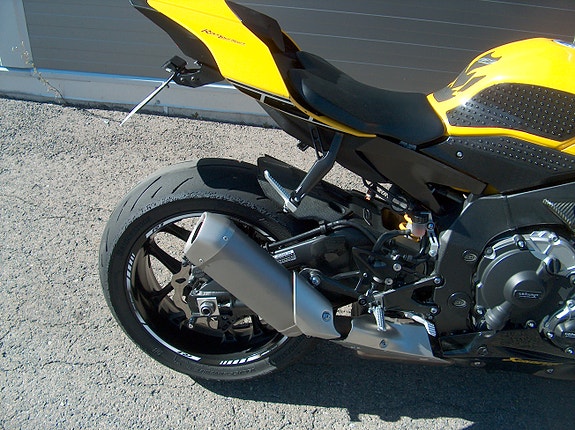 Yamaha YZF-R1 6 of 16