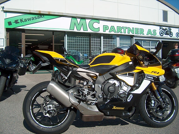 Yamaha YZF-R1 15 of 16