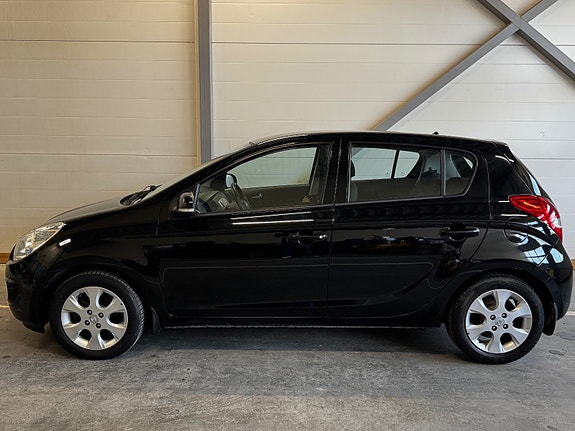 Hyundai i20 6 of 30