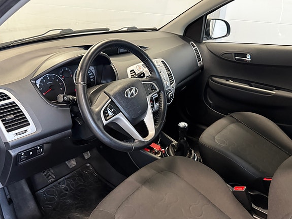 Hyundai i20 14 of 30