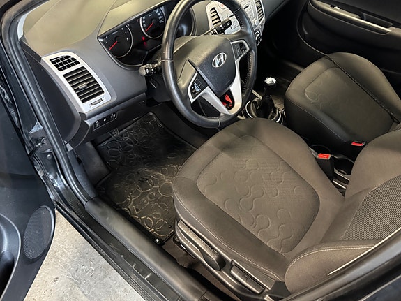 Hyundai i20 12 of 30