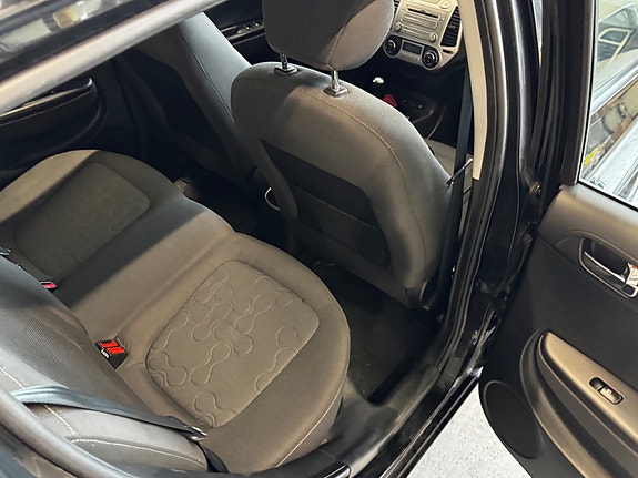 Hyundai i20 25 of 30