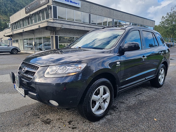 Hyundai Santa Fe 3 of 6