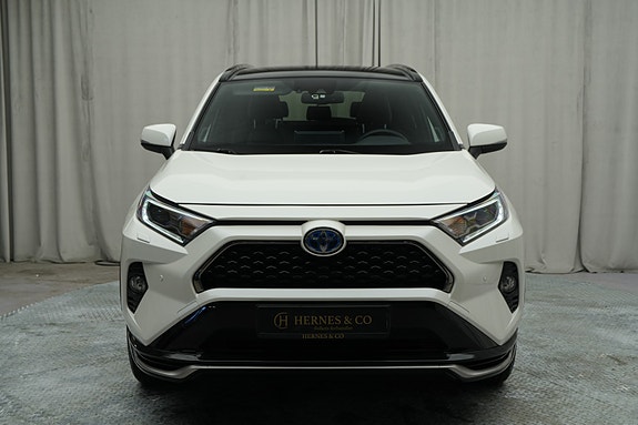 Toyota RAV4 3 of 30