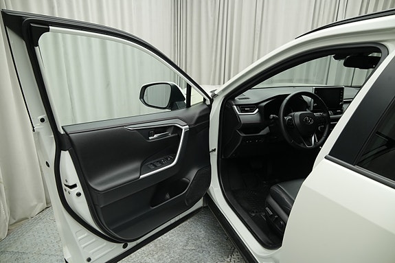 Toyota RAV4 16 of 30