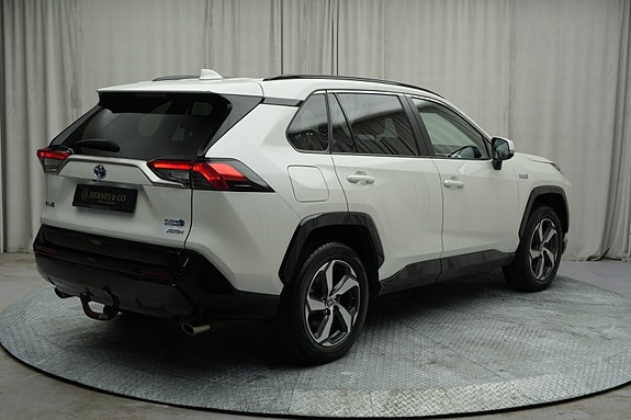 Toyota RAV4 8 of 30