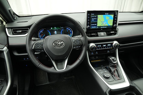 Toyota RAV4 24 of 30