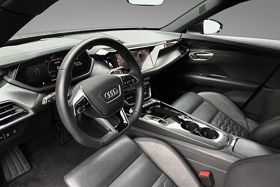 Audi e-tron GT 11 of 23