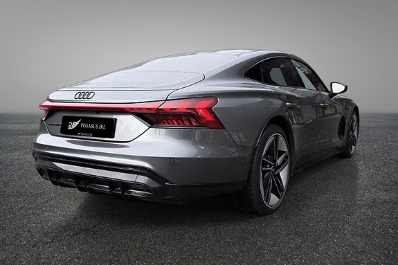 Audi e-tron GT 4 of 23