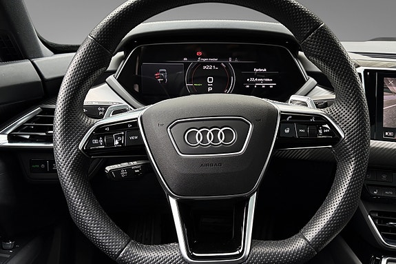 Audi e-tron GT 13 of 23