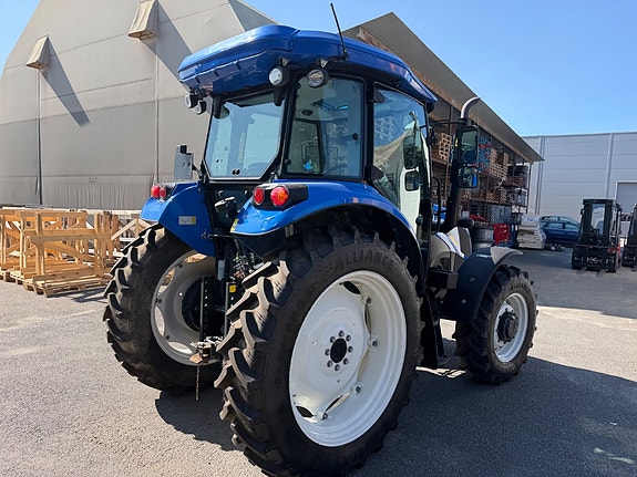 New Holland TD5.85 3 of 5