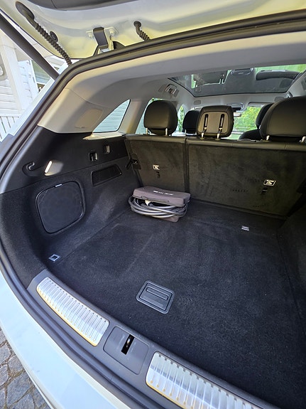 XPeng G9 11 of 12