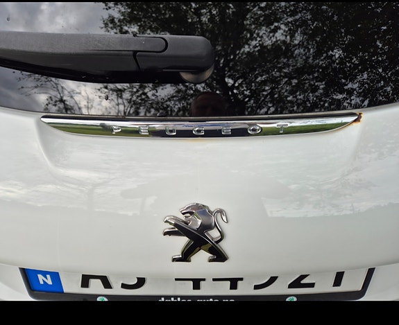 Peugeot 208 11 of 13