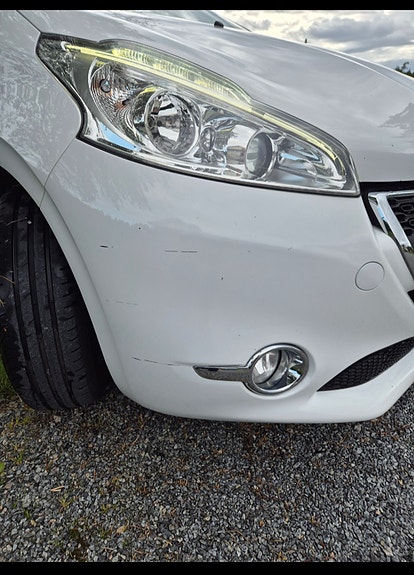 Peugeot 208 10 of 13