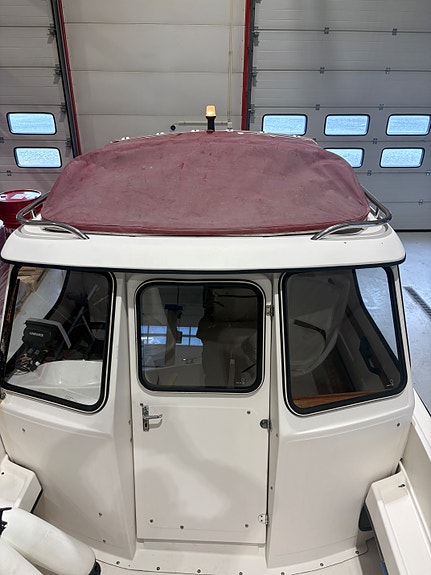 Sandström Classic 560 MC m/Suzuki 60 hk, kun 189 timer og Tiki henger 9 of 23