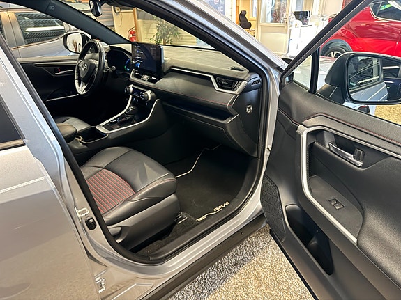 Toyota RAV4 29 of 30