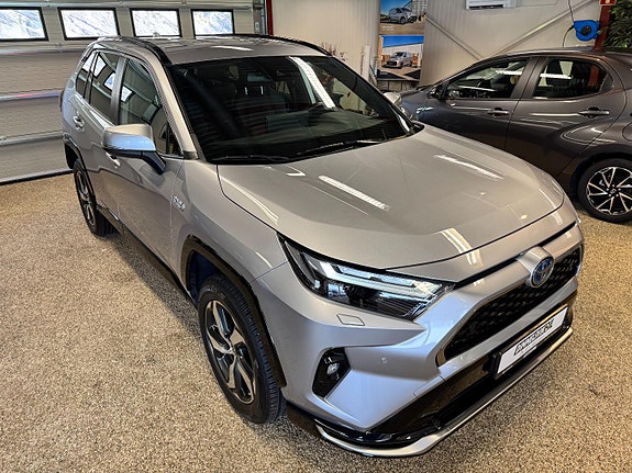 Toyota RAV4 8 of 30