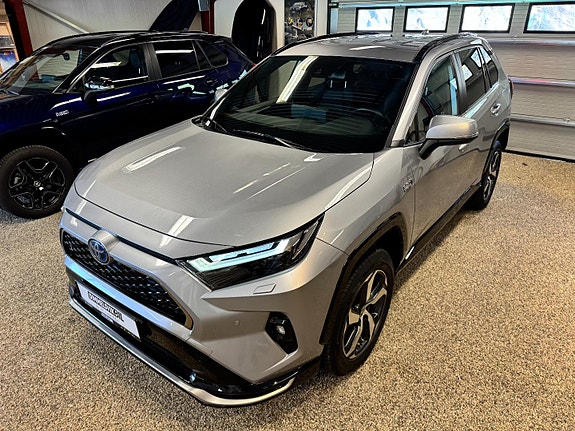 Toyota RAV4 2 of 30