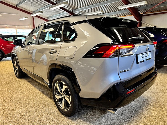 Toyota RAV4 3 of 30