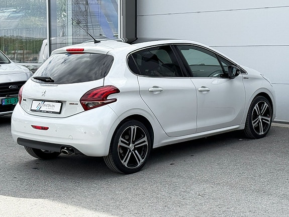 Peugeot 208 11 of 30