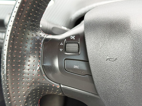 Peugeot 208 18 of 30