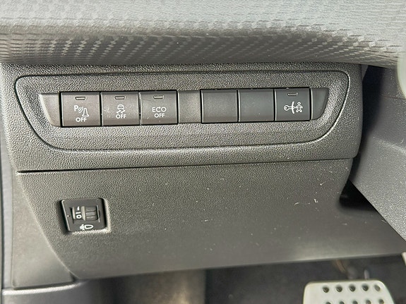 Peugeot 208 16 of 30