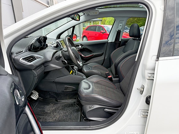 Peugeot 208 29 of 30