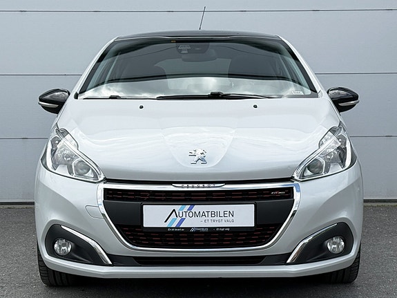 Peugeot 208 3 of 30