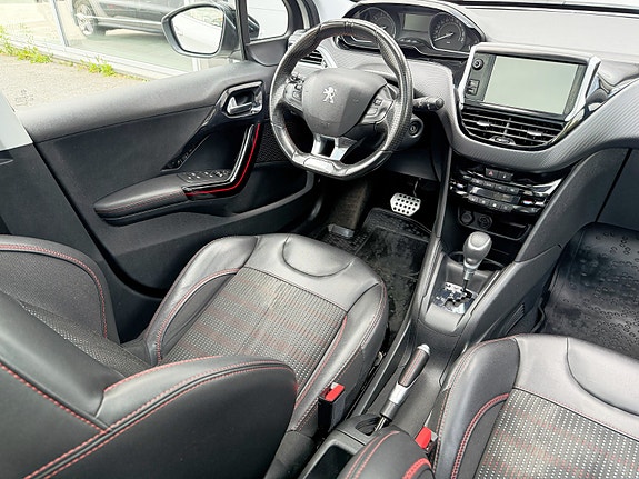 Peugeot 208 27 of 30