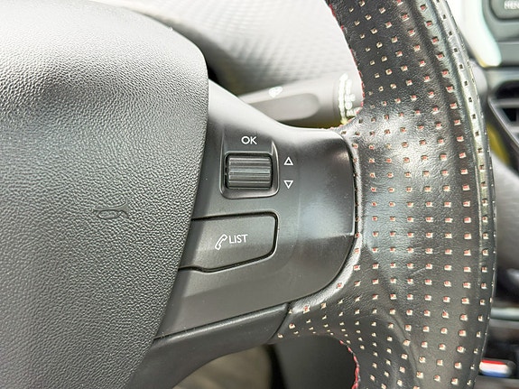 Peugeot 208 19 of 30