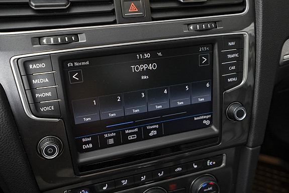 Volkswagen e-Golf VII 19 of 26