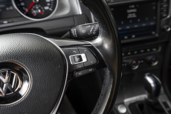 Volkswagen e-Golf VII 16 of 26