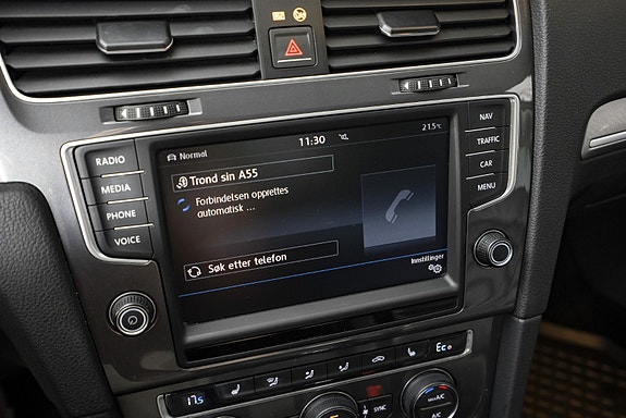 Volkswagen e-Golf VII 21 of 26