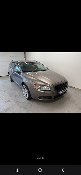 Volvo V70 2 of 25