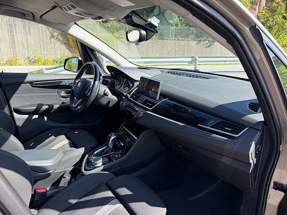 BMW 225xe 26 of 30