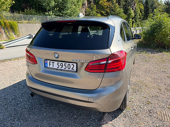 BMW 225xe 8 of 30