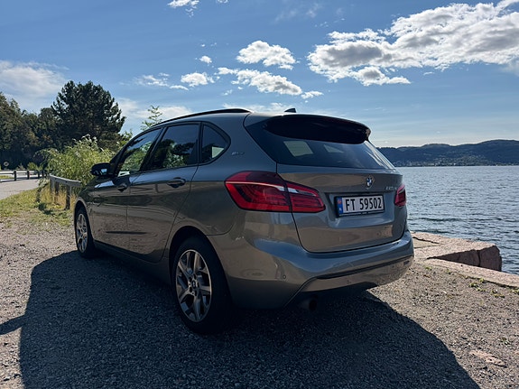 BMW 225xe 6 of 30